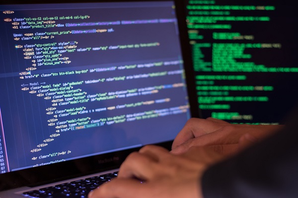 湖南企業(yè)網(wǎng)站建設(shè)選模板建站好還是定制建站好？